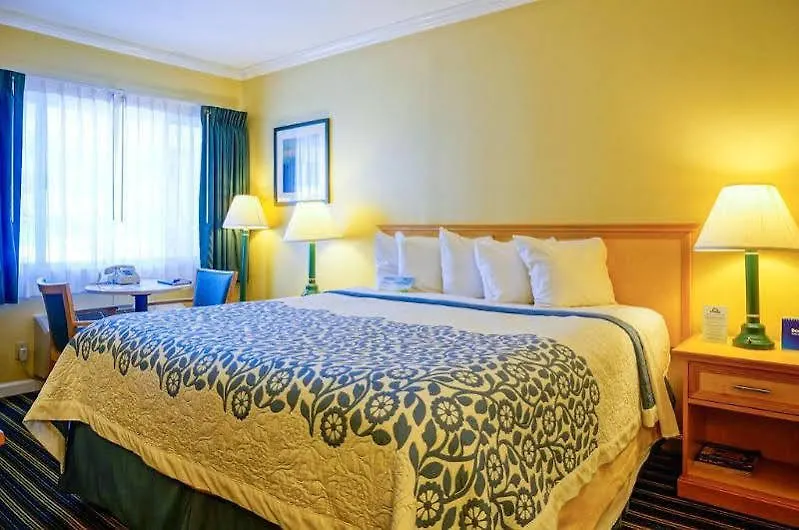 La Playa 3* Санта-Барбара