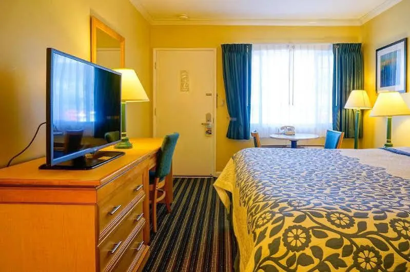 La Playa 3* Санта-Барбара