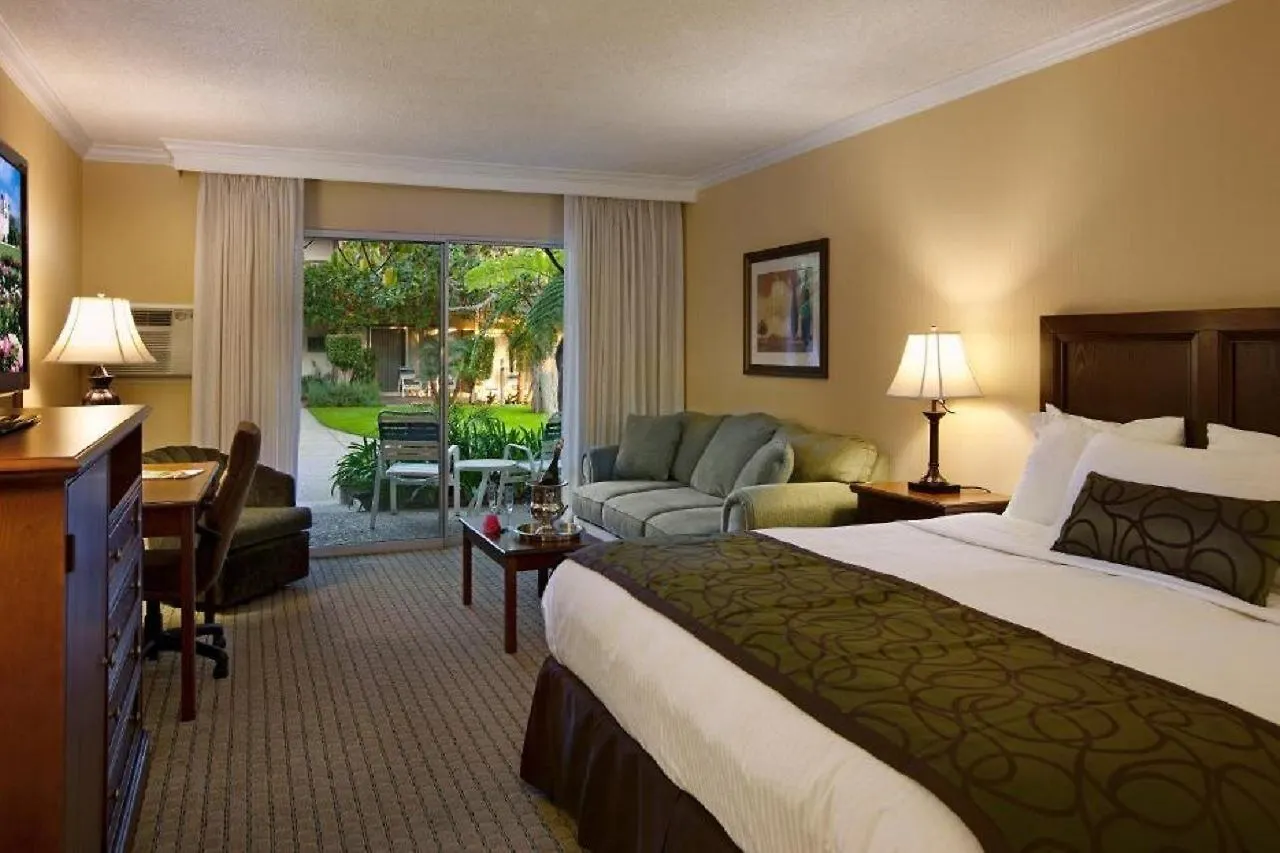 Best Western Plus Pepper Tree Hotel