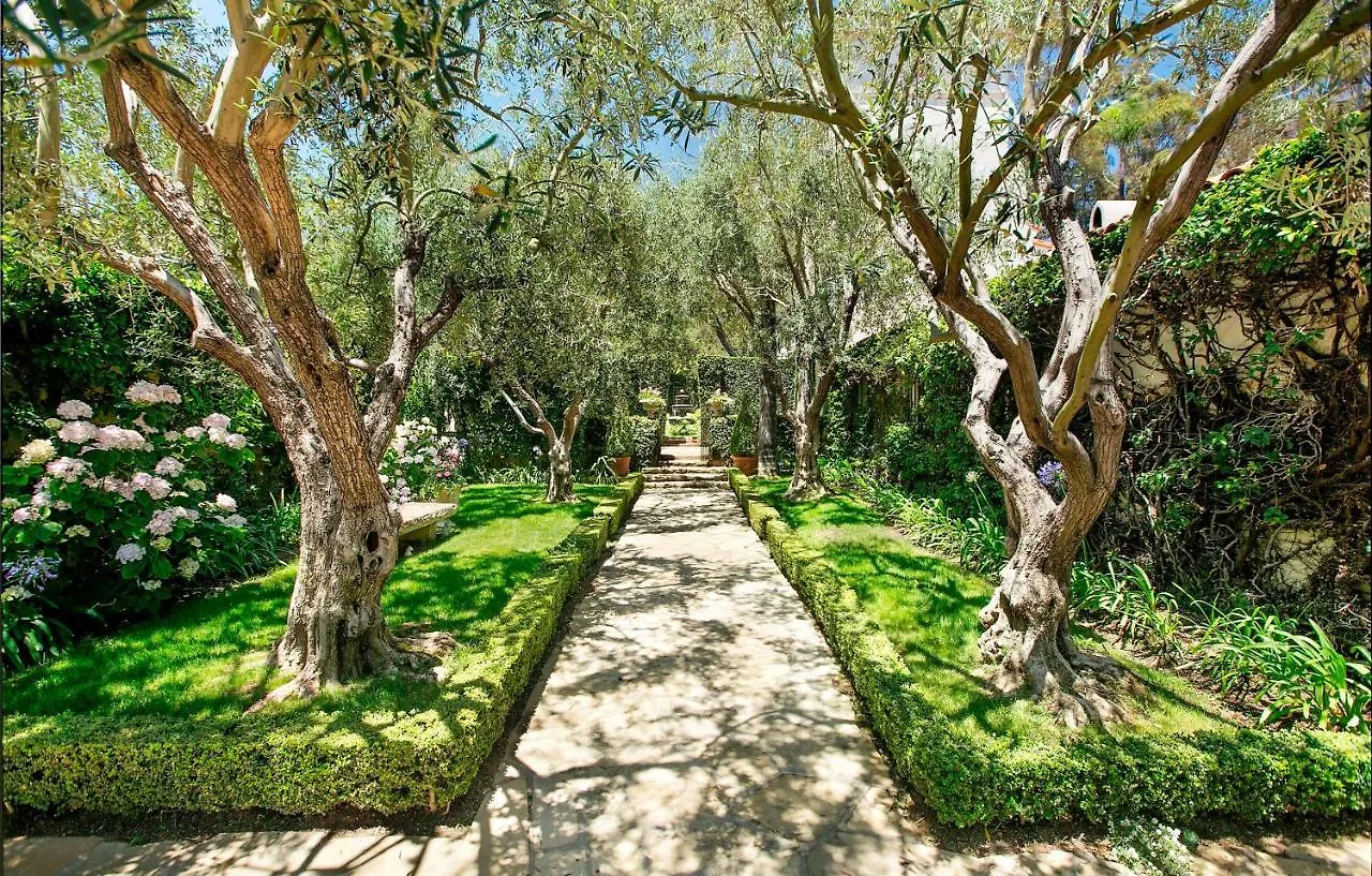 Villa Ravenscroft Historic Gated Montecito Estate With Pool & Tennis Court