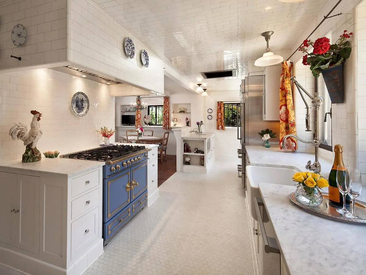 Villa Ravenscroft Historic Gated Montecito Estate With Pool & Tennis Court