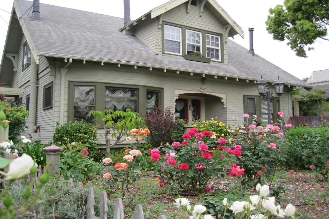 A White Jasmine Bed & Breakfast 3*