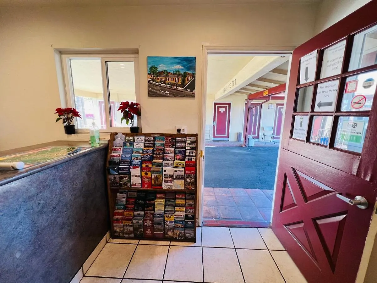 Town And Country Motel 2*