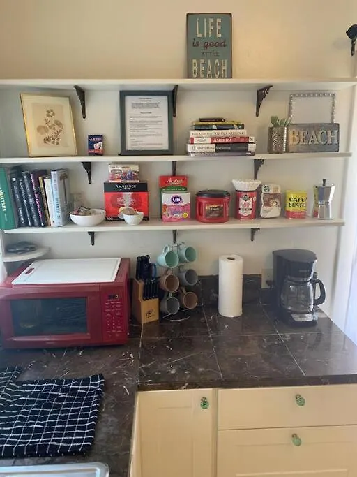 Hébergement de vacances Ruth House Original Craftsman Pets, Walk To State St. *