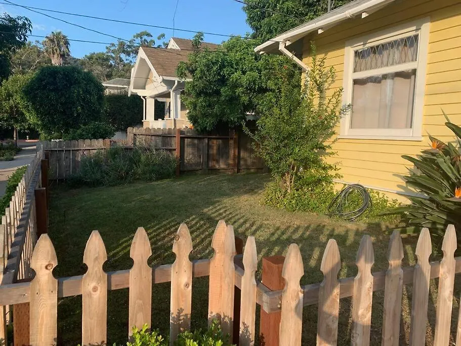 Hébergement de vacances Ruth House Original Craftsman Pets, Walk To State St. *