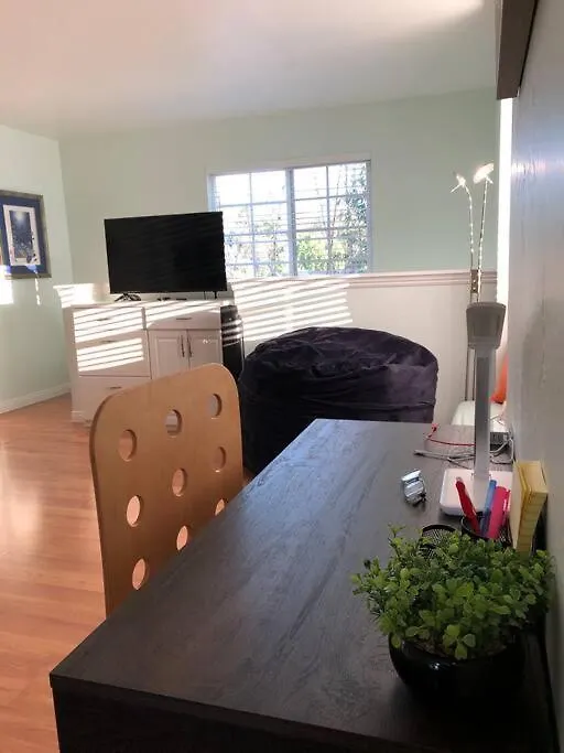 Serenity Large 1-bedroom Guest Apt. Санта-Барбара