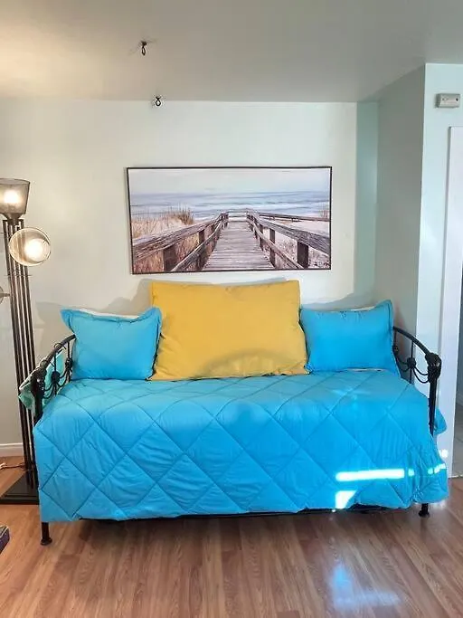 Serenity Large 1-bedroom Guest Apt.