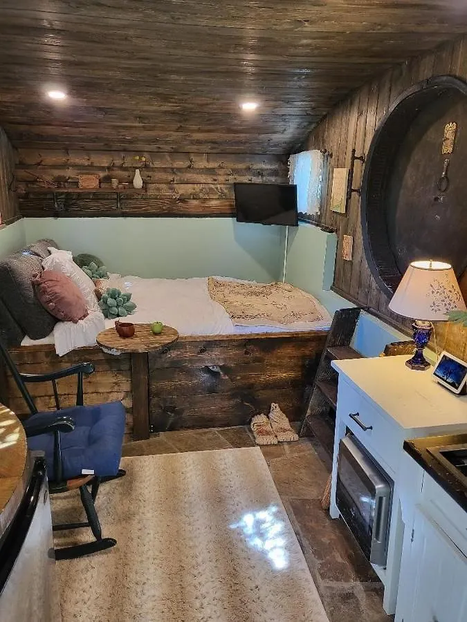 Hobbit Haven Pensión *