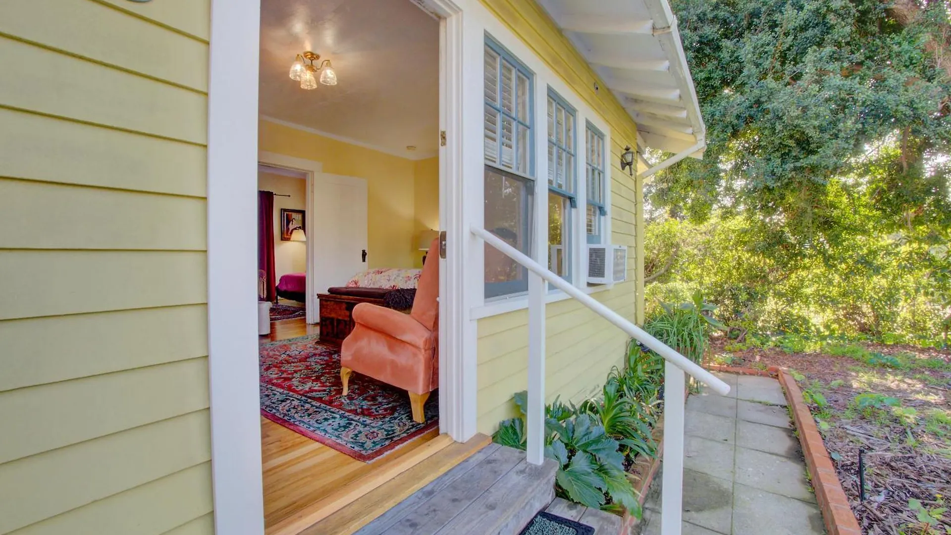 Secret Garden Inn&cottages 2*