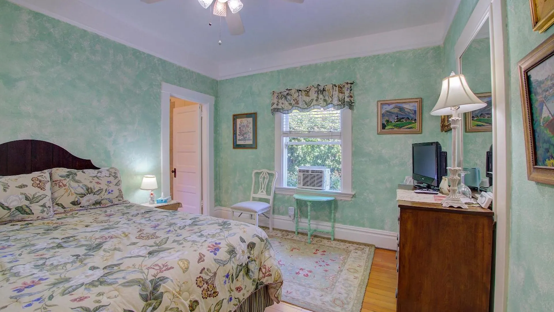 Secret Garden Inn&cottages 2* Santa Barbara
