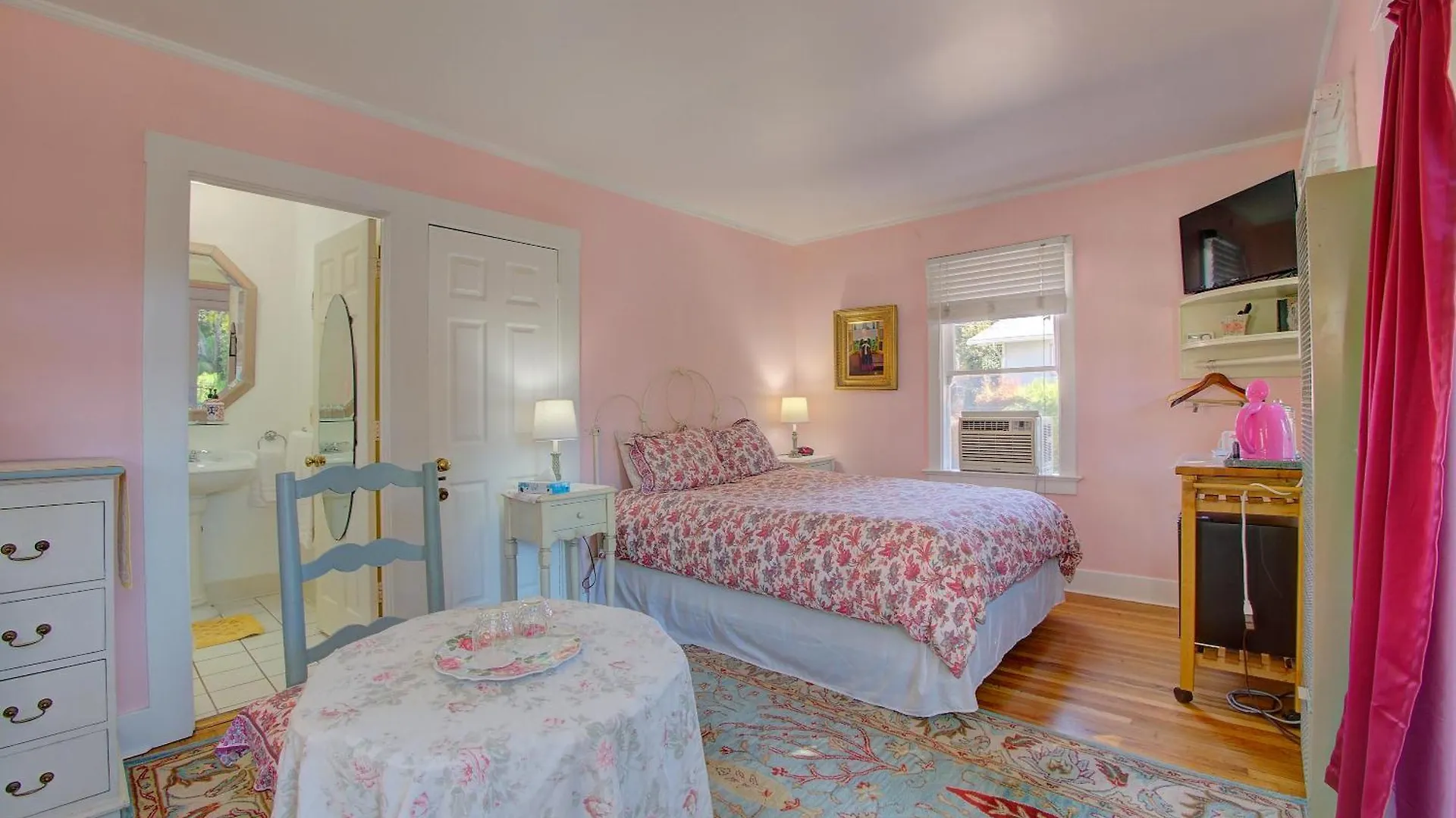 Secret Garden Inn&cottages Bed & Breakfast Santa Barbara