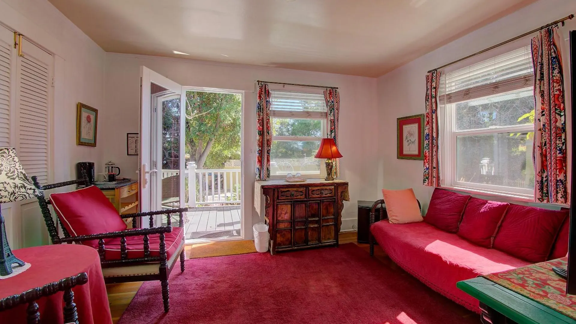 Secret Garden Inn&cottages Bed & Breakfast Santa Barbara