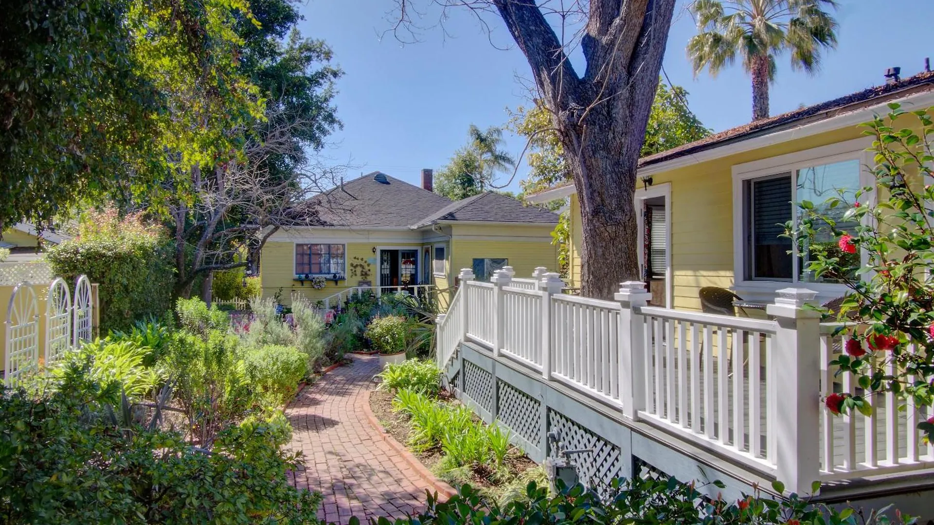 Secret Garden Inn&cottages Bed & Breakfast Santa Barbara