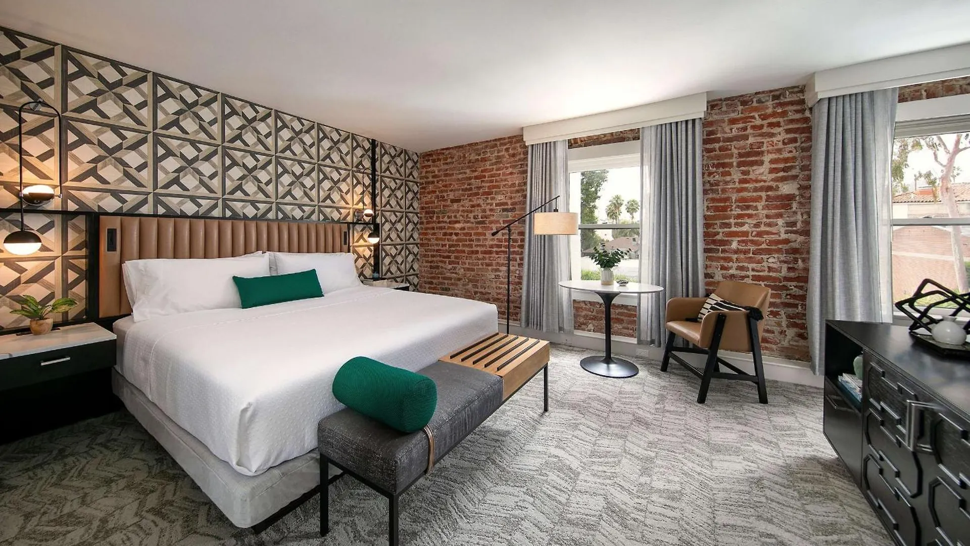Virginia Santa Barbara, Tapestry Collection By Hilton 4* Santa Barbara