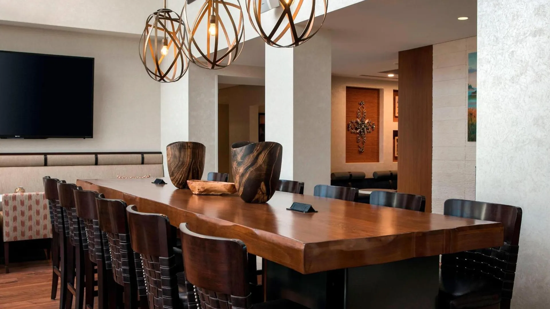 By Marriott Goleta מלון 3*