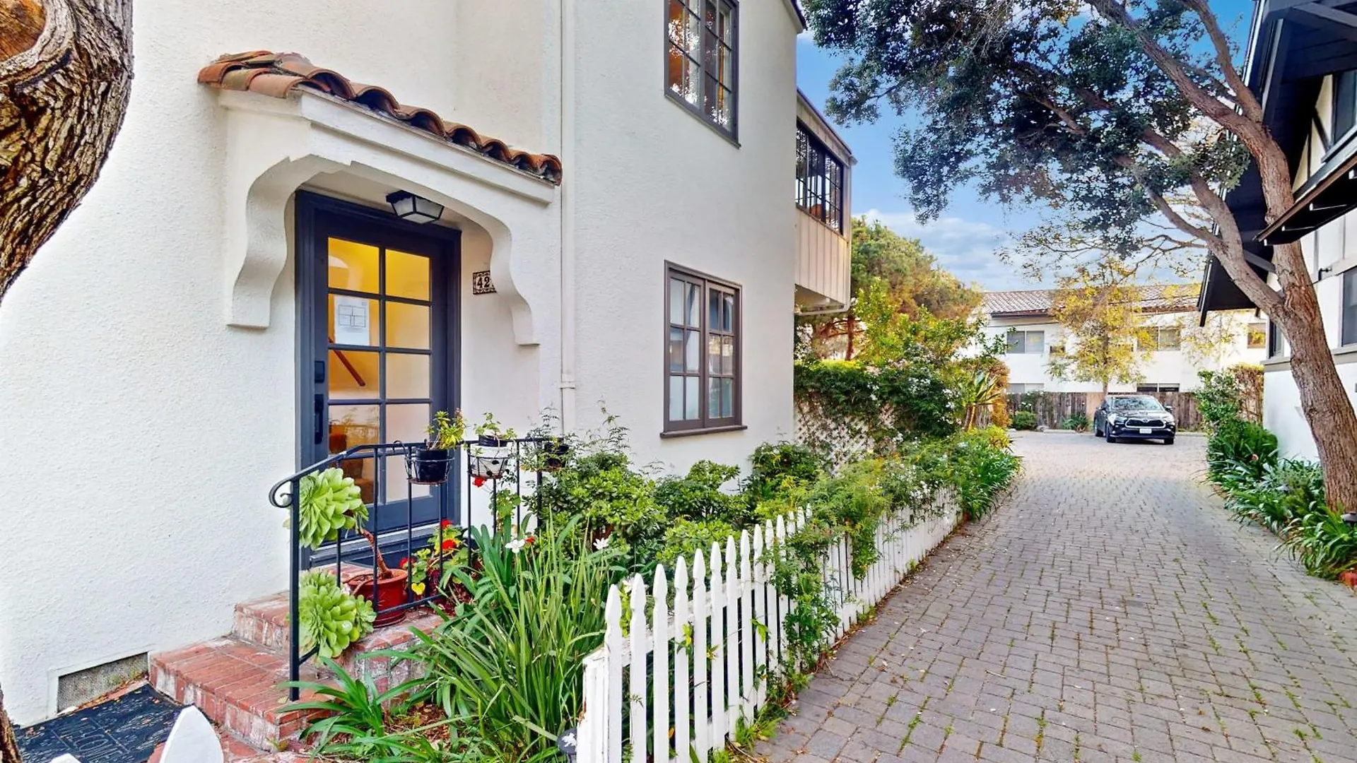 East Retreats * Santa Barbara