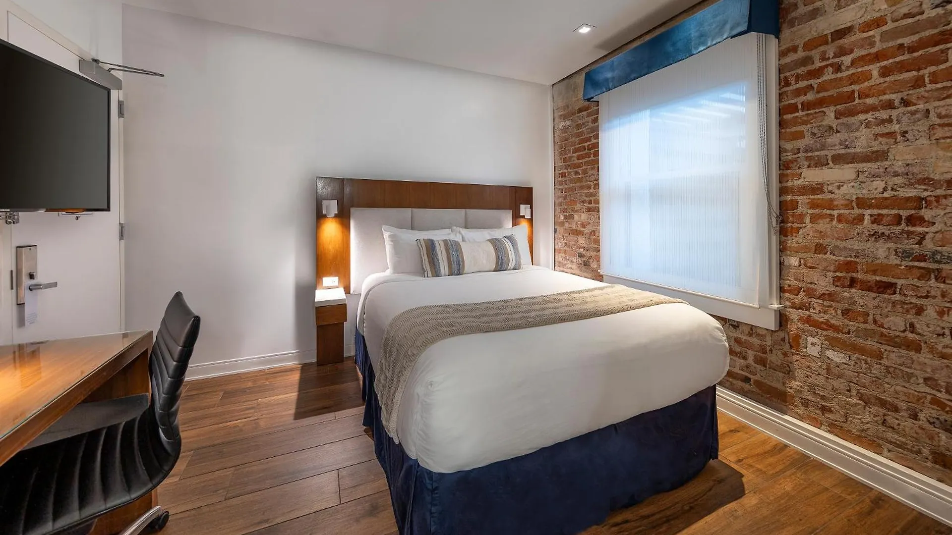 Riviera House 3*
