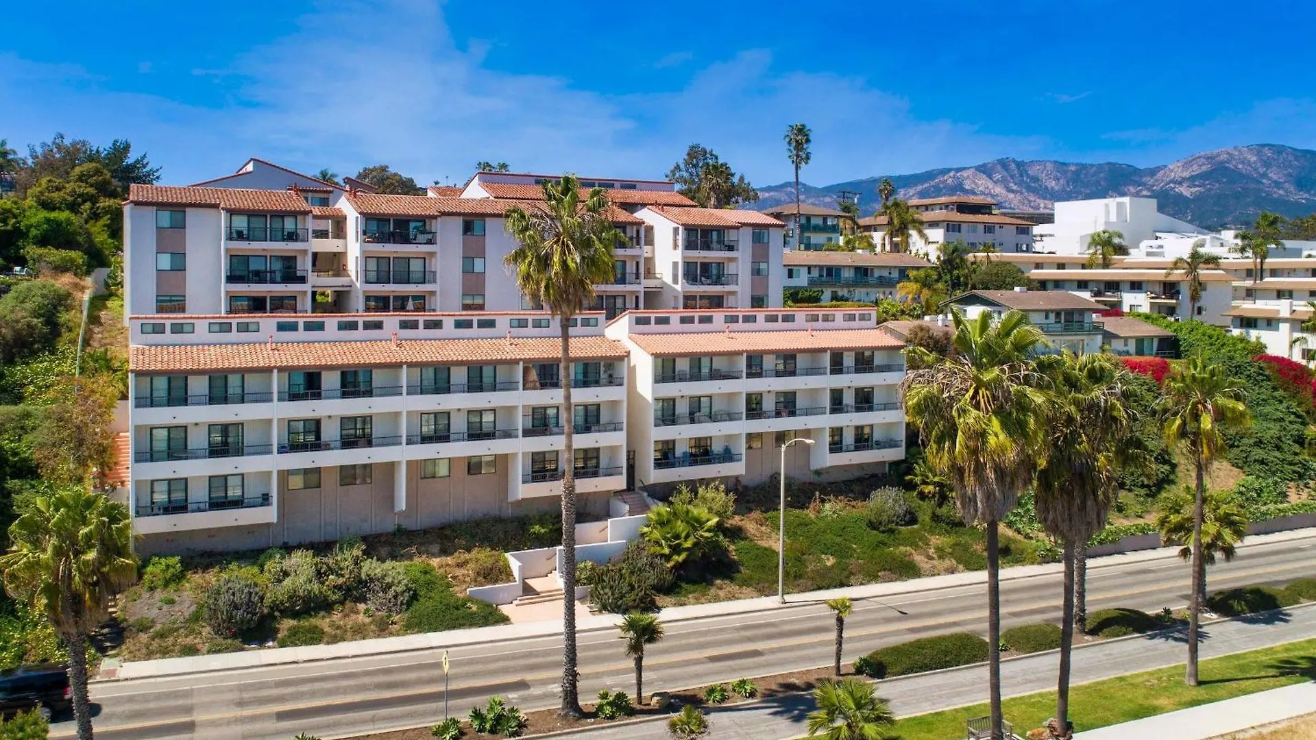 Beachfront Hideaway * Santa Barbara