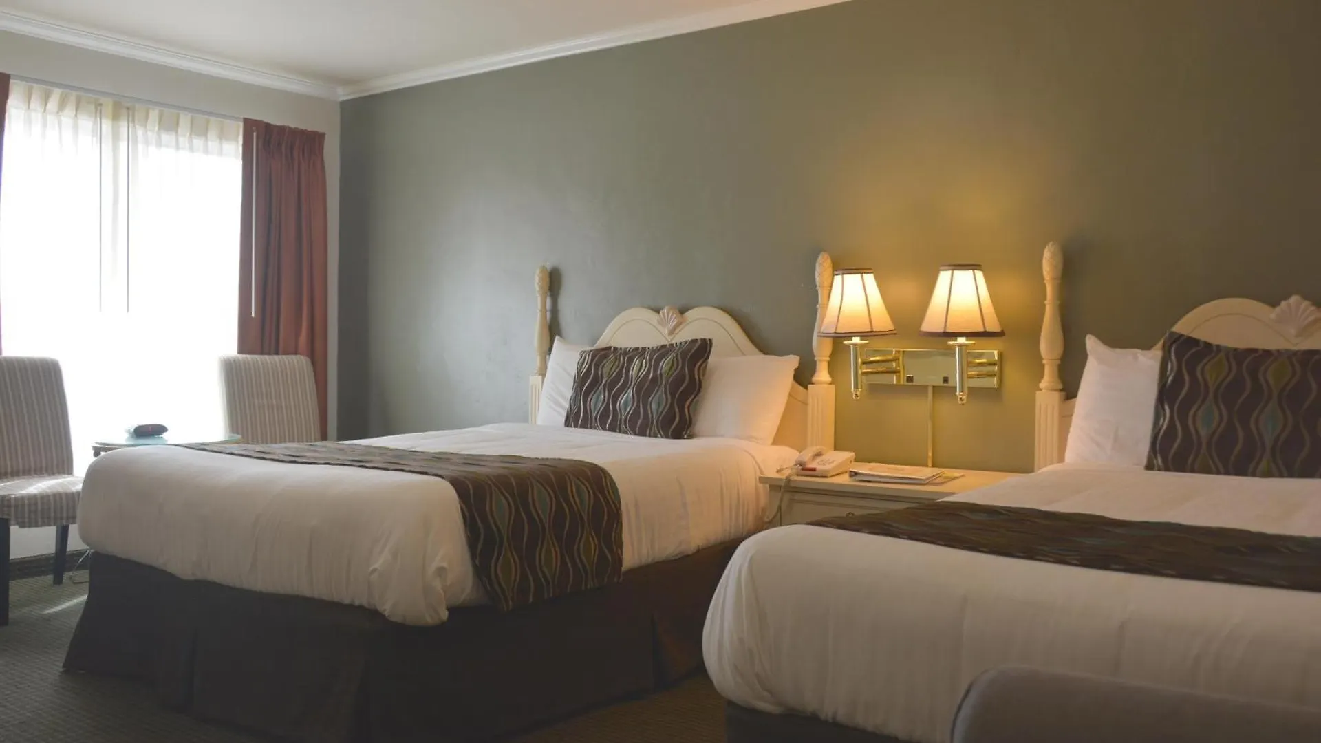 Motel Oasis And 2*