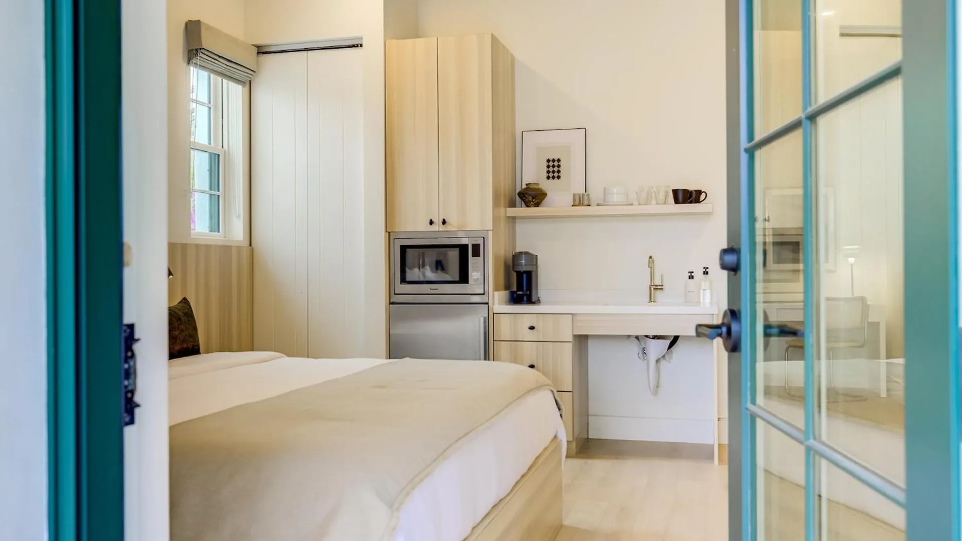 Casa De La Vina - Boutique In Downtown Apartment