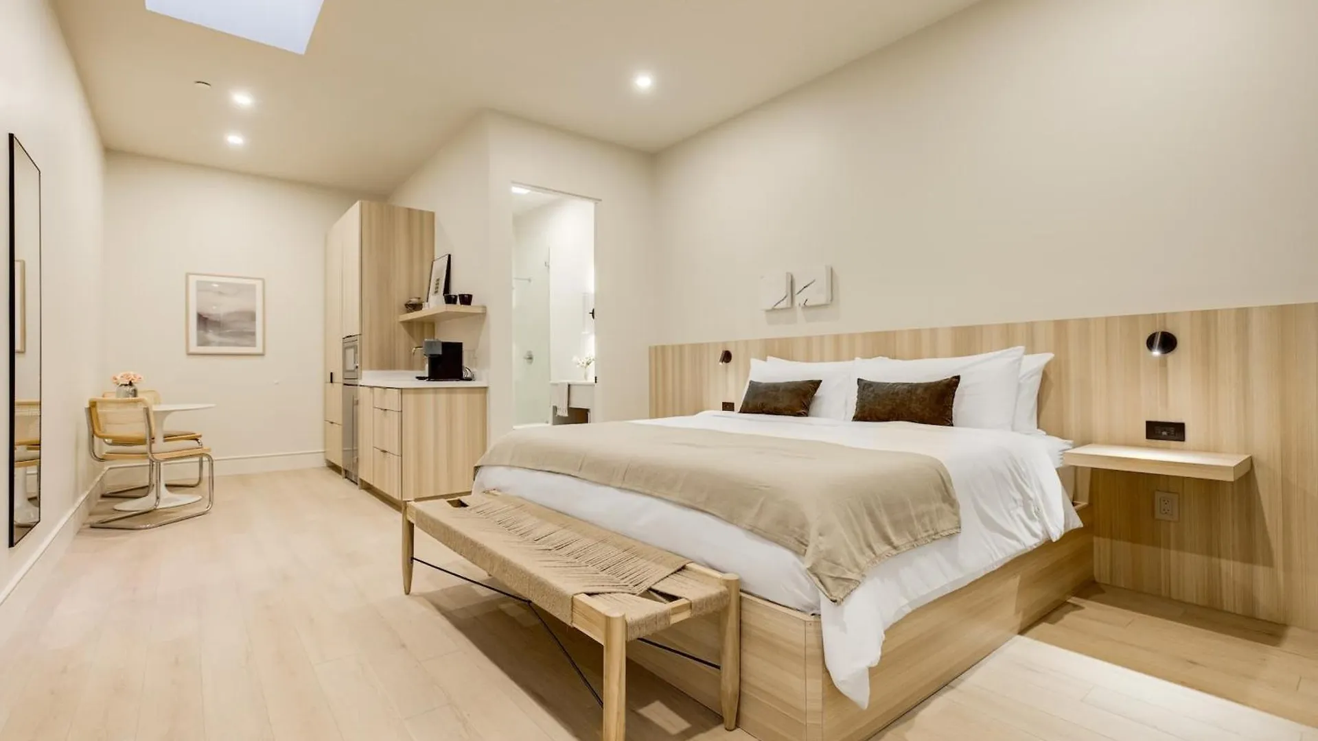 Casa De La Vina - Boutique In Downtown Apartment