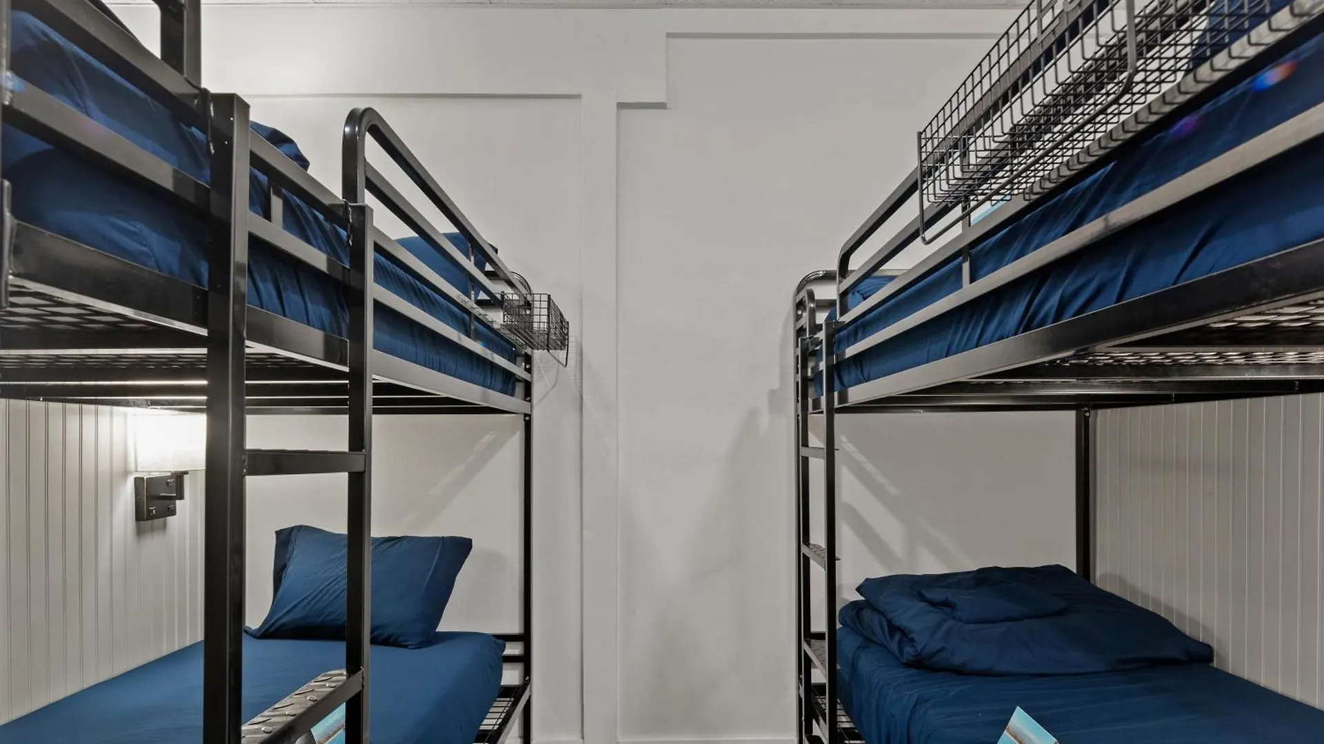Ith Hostel *