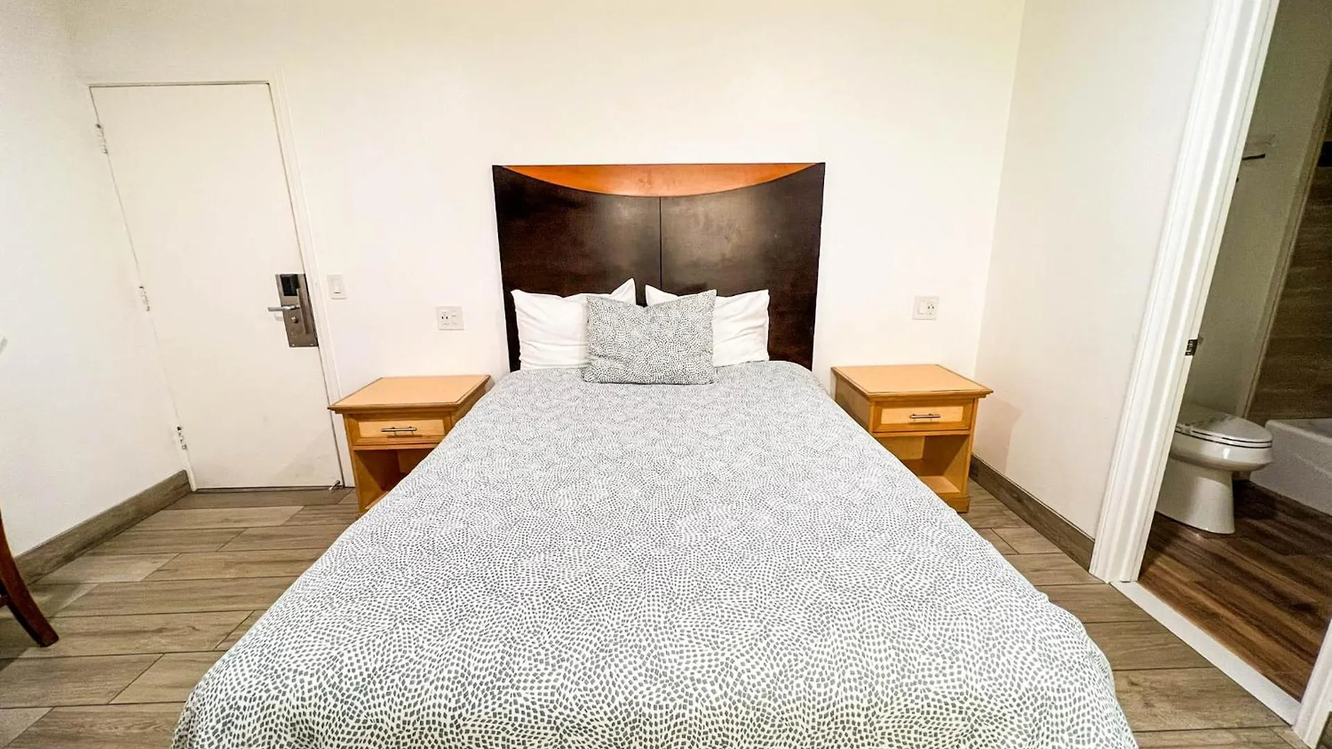Motel Town And Country 2*