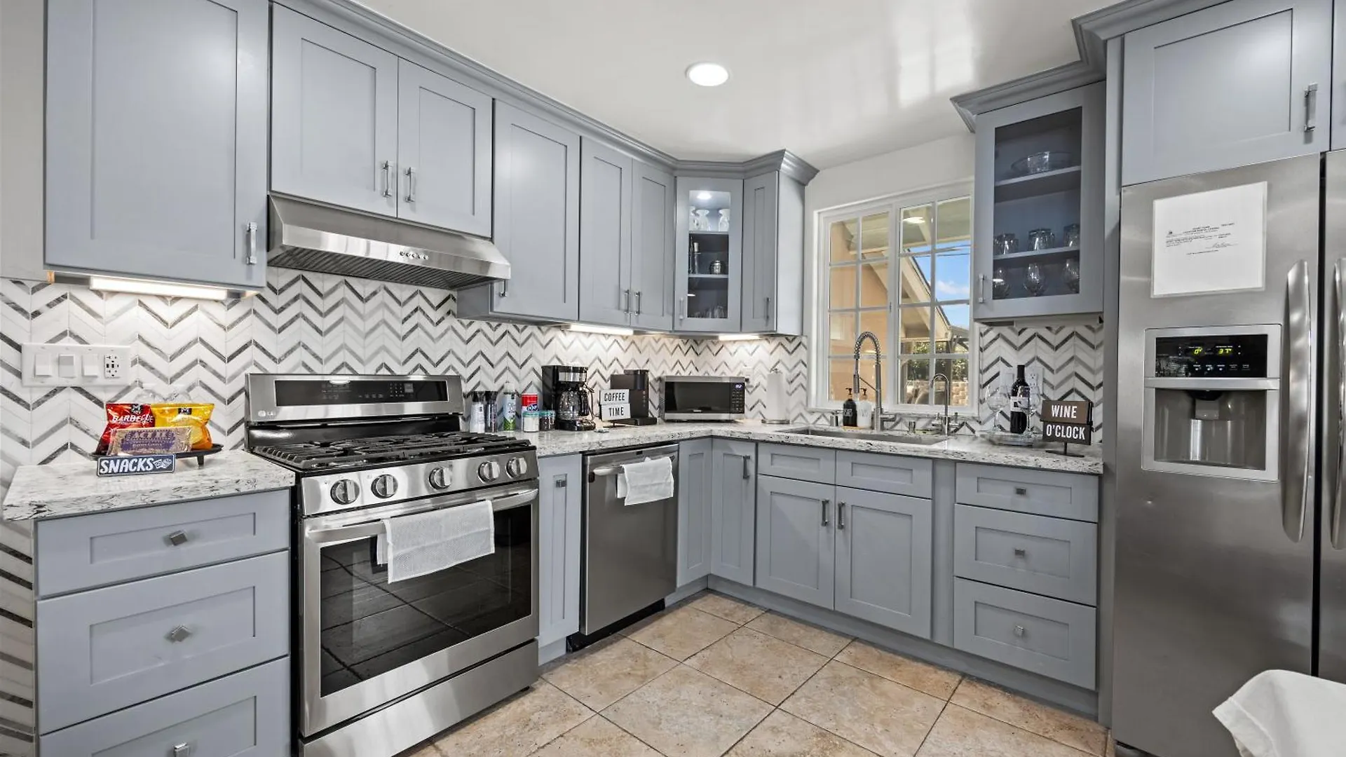Coastal Near Ucsb & Airport, Hot Tub, King Beds, Fast Wifi, Sleeps 6