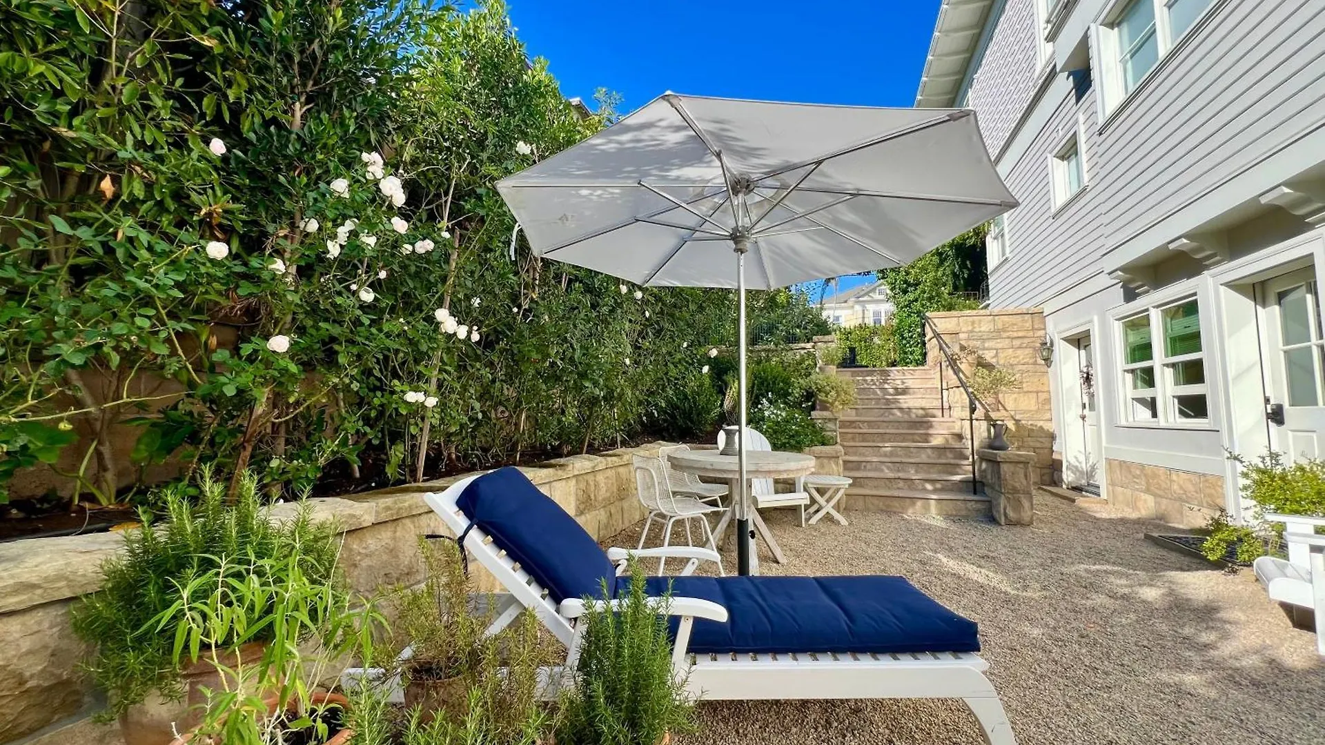 Pied-a-terre Courtyard Luxury Guest * Santa Barbara