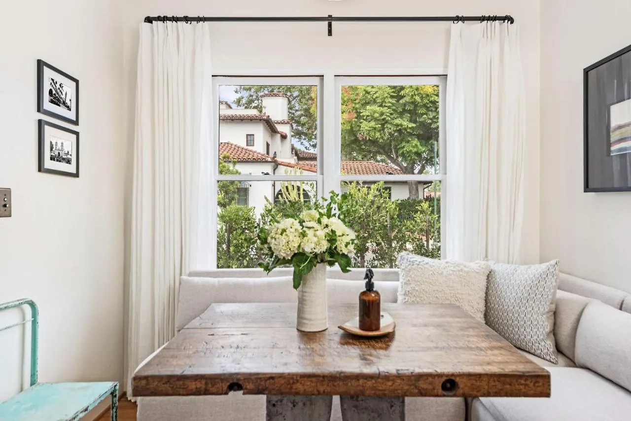 The Patio - The Marlowe Boutique سانتا باربارا