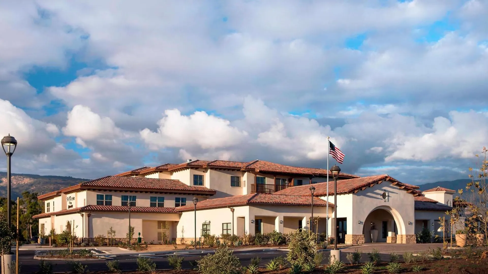 By Marriott Goleta Hotel 3*