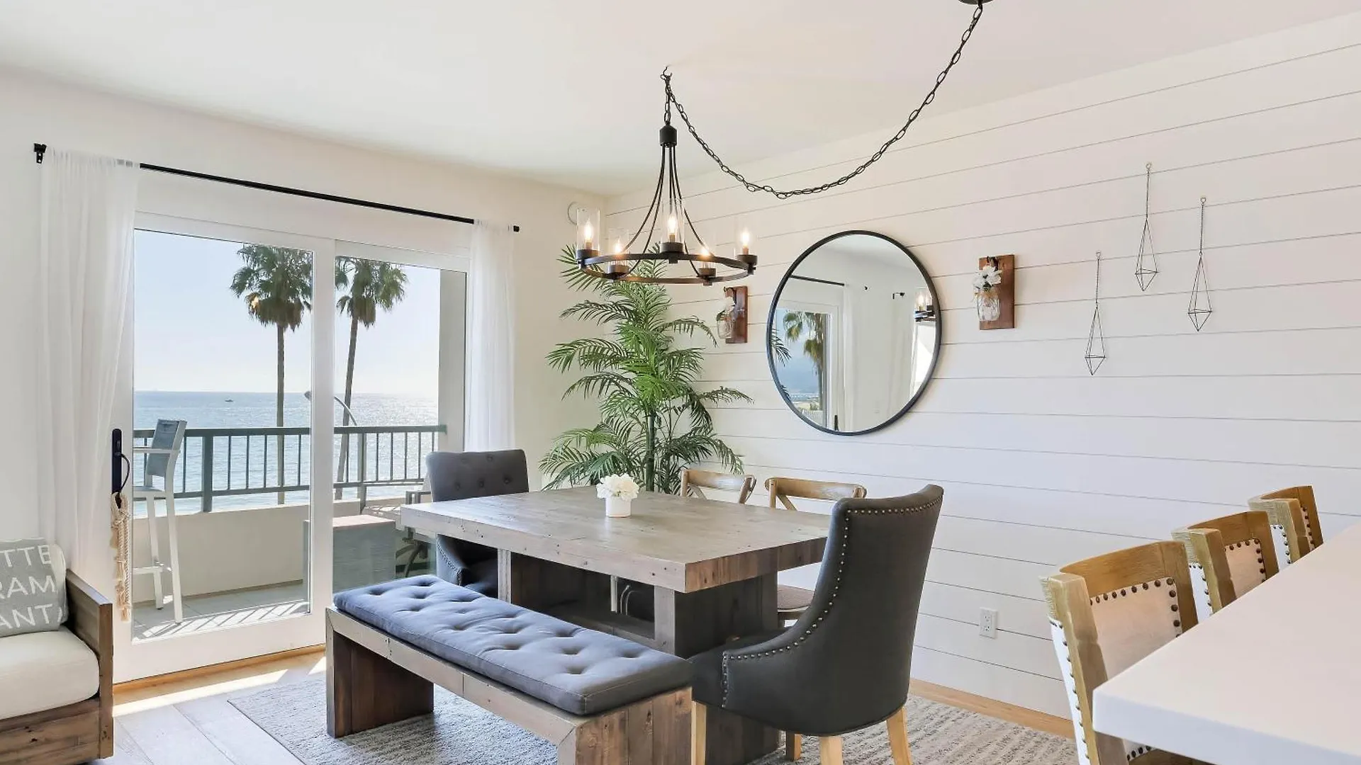 Beachfront Hideaway *