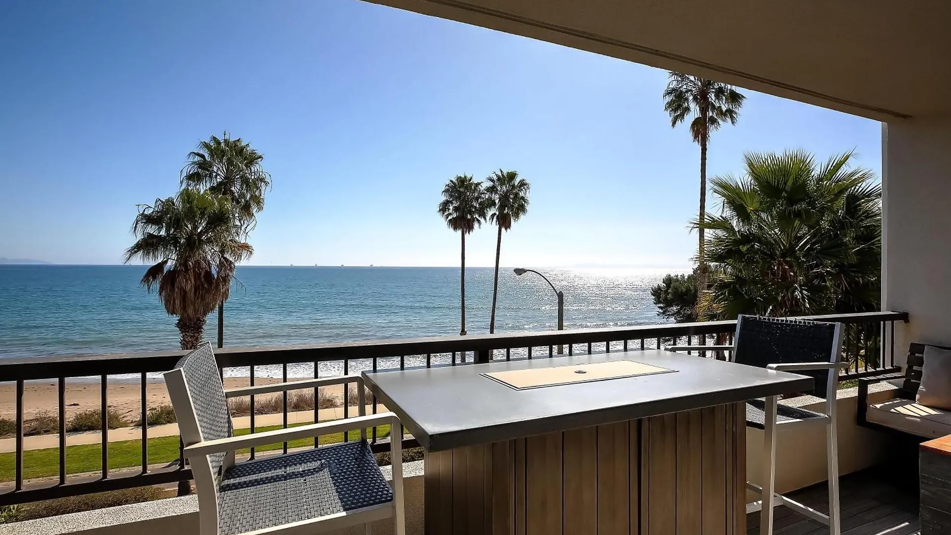 Holiday home Beachfront Hideaway *