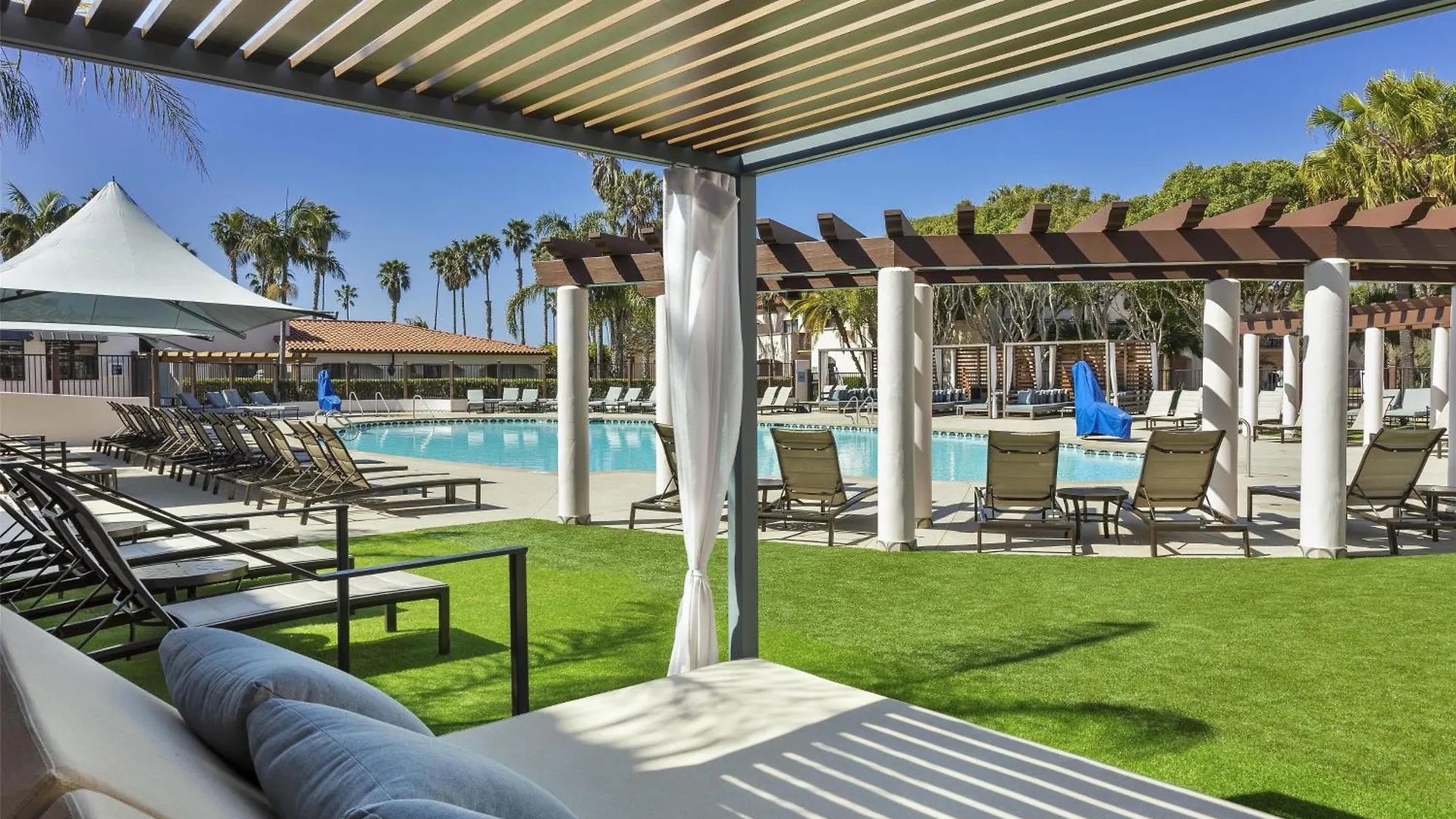 Курортный комплекс Hilton Beachfront Санта-Барбара