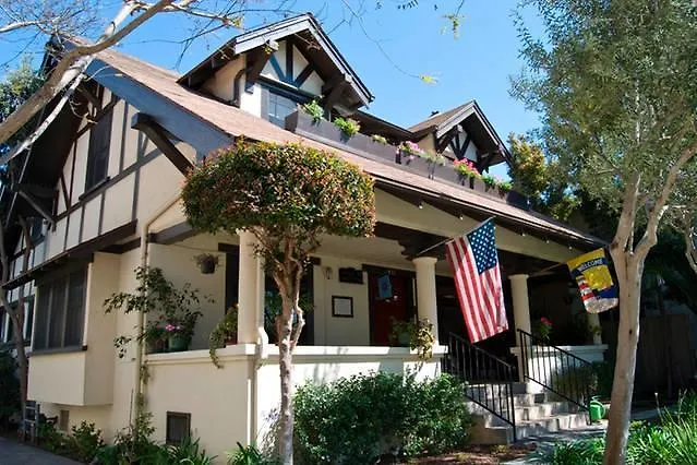 Old Yacht Club