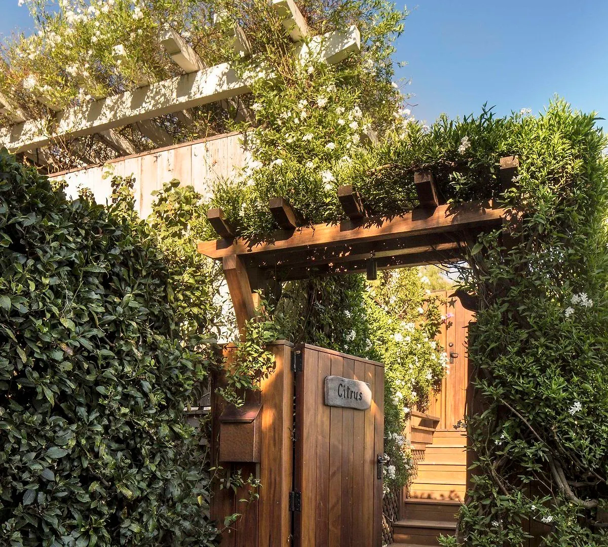 Resort San Ysidro Ranch 5*