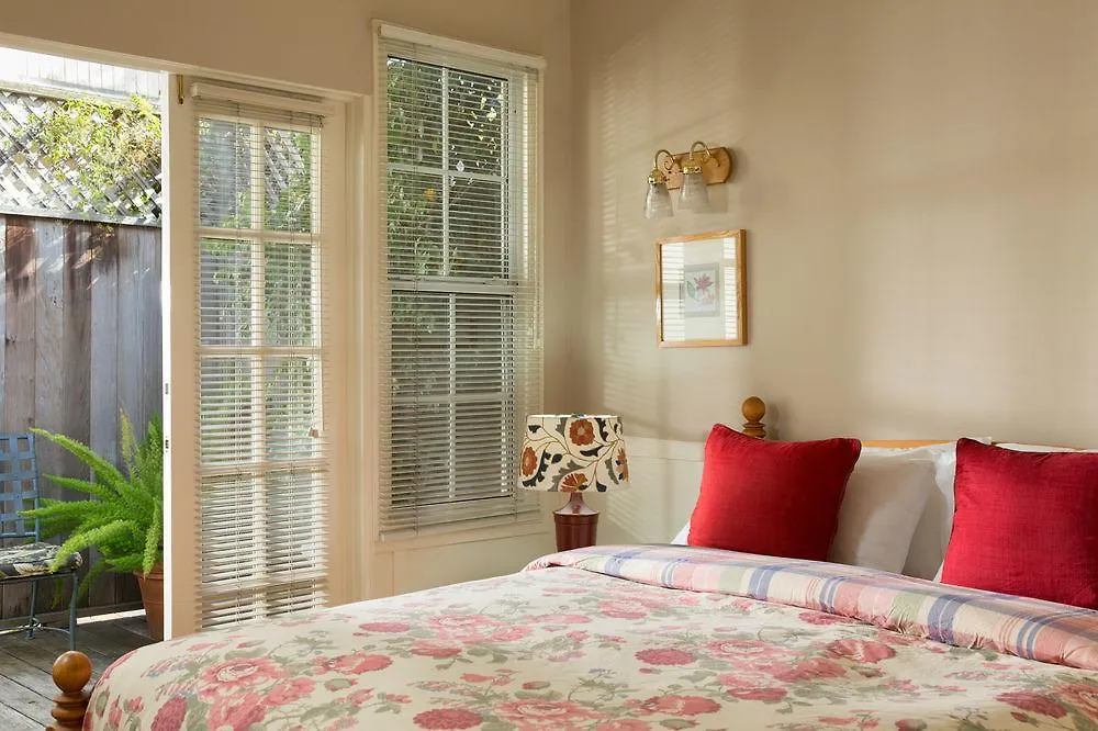 Cheshire Cat Inn&cottages Bed & Breakfast Santa Barbara