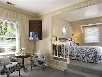 Cheshire Cat Inn&cottages Bed & Breakfast 4*