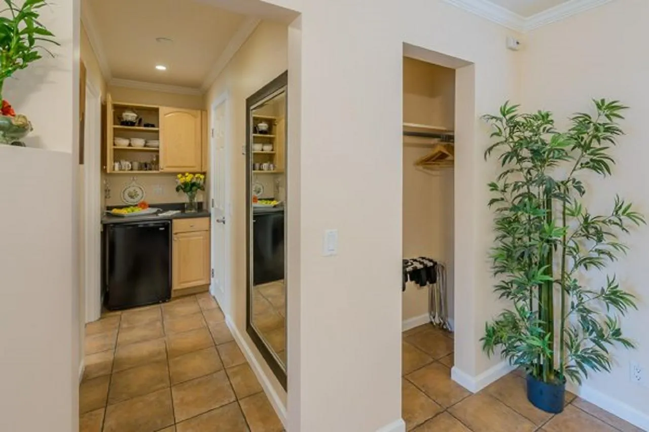 House 2* סנטה ברברה