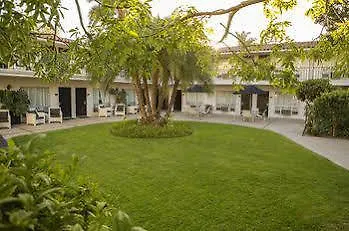 West Inn, A Coast Santa Barbara