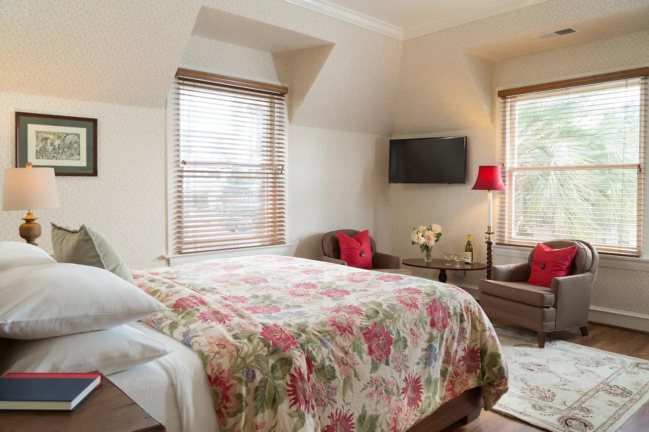 Bed & Breakfast Cheshire Cat Inn&cottages