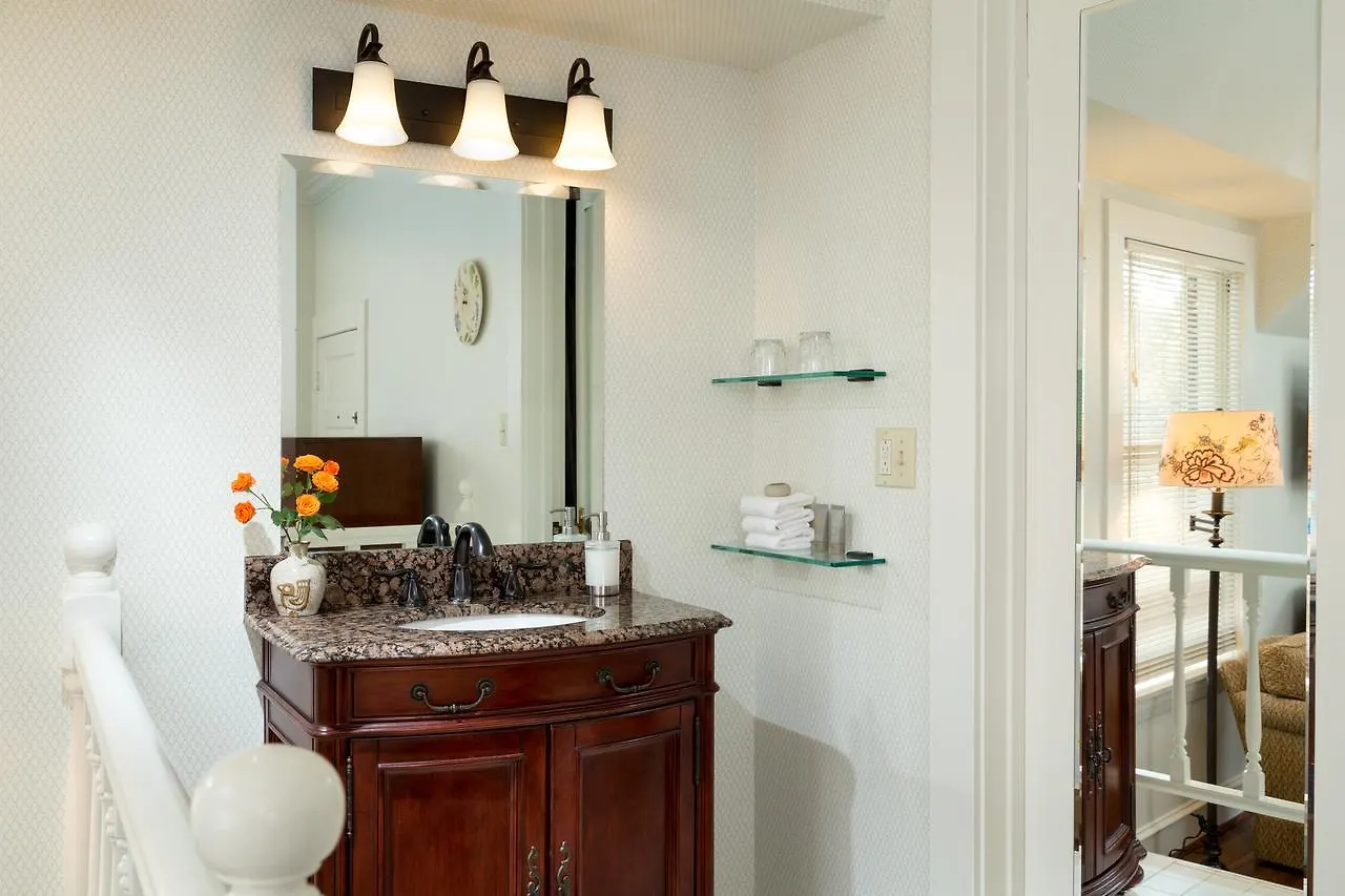 Cheshire Cat Inn&cottages Bed & Breakfast 4*
