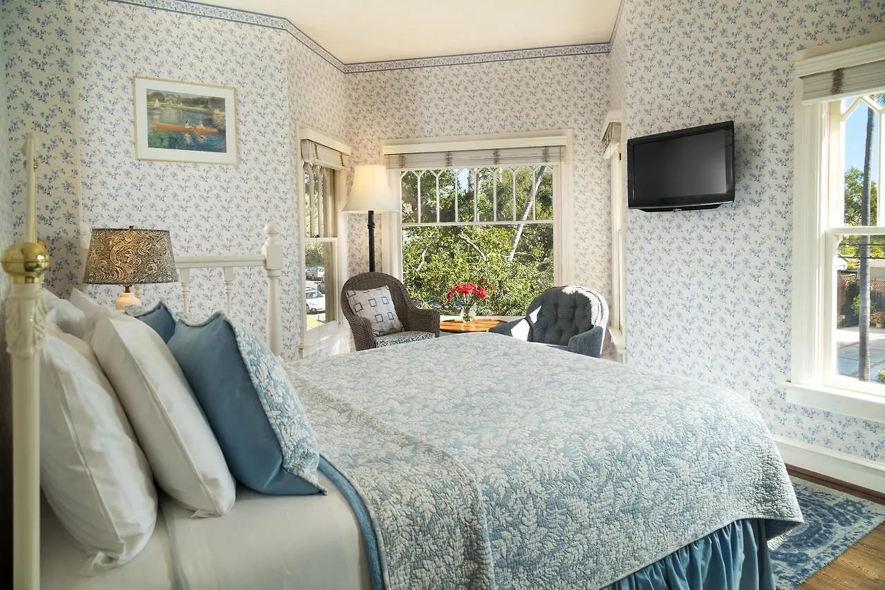 Cheshire Cat Inn&cottages 4*