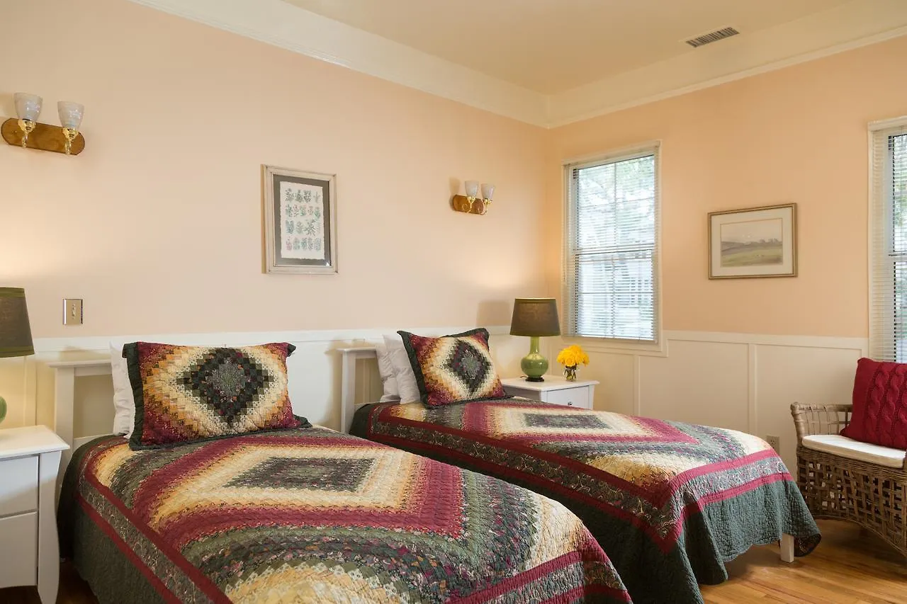 Cheshire Cat Inn&cottages Bed & Breakfast Santa Barbara