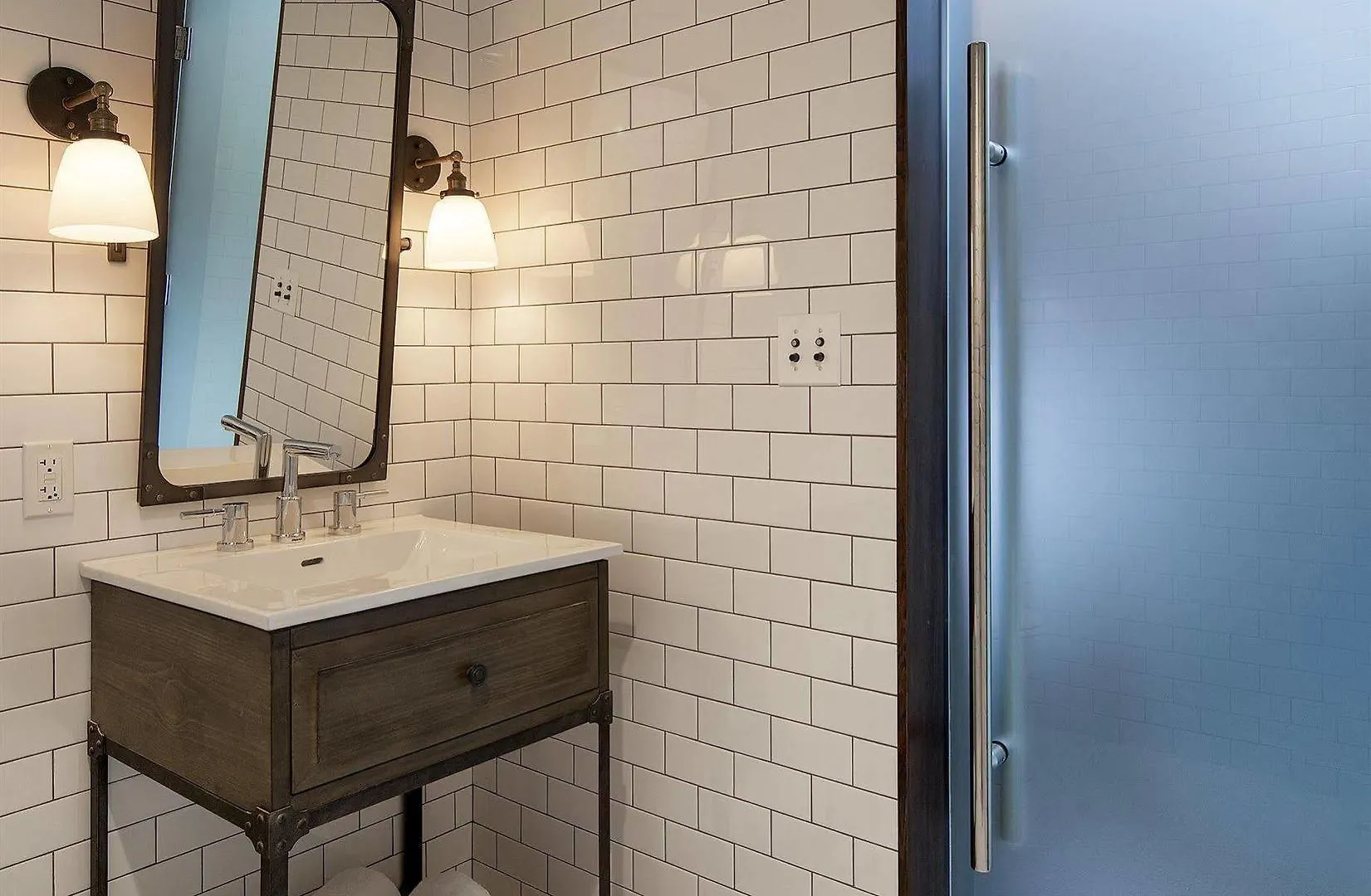 Moxy Hotel Santa Barbara
