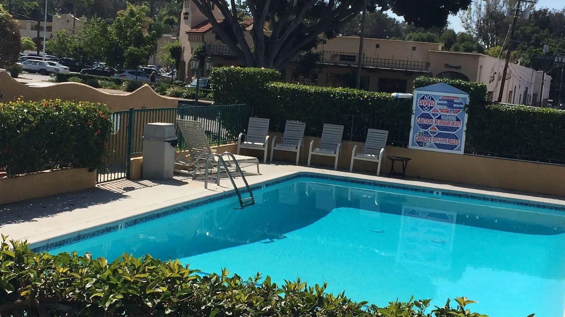 Motel Oasis And 2*