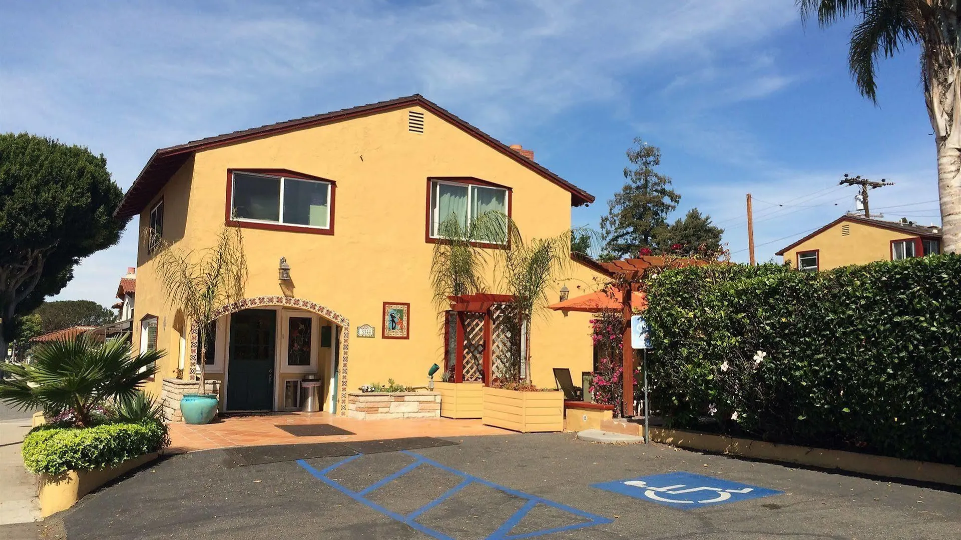 Motel Oasis And Santa Barbara