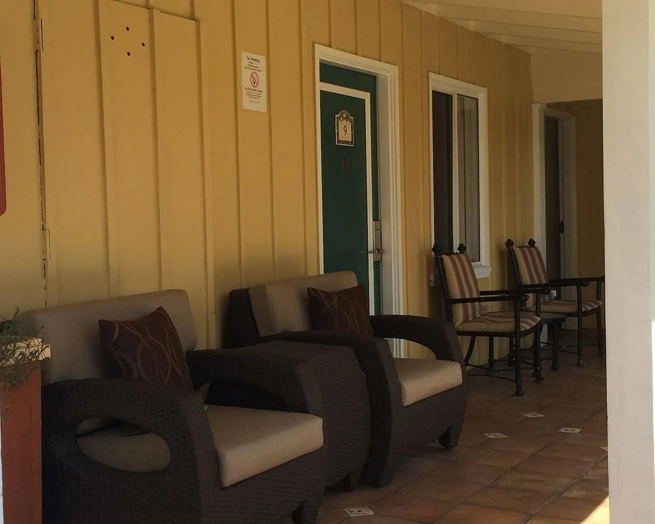 Oasis And Motel 2*