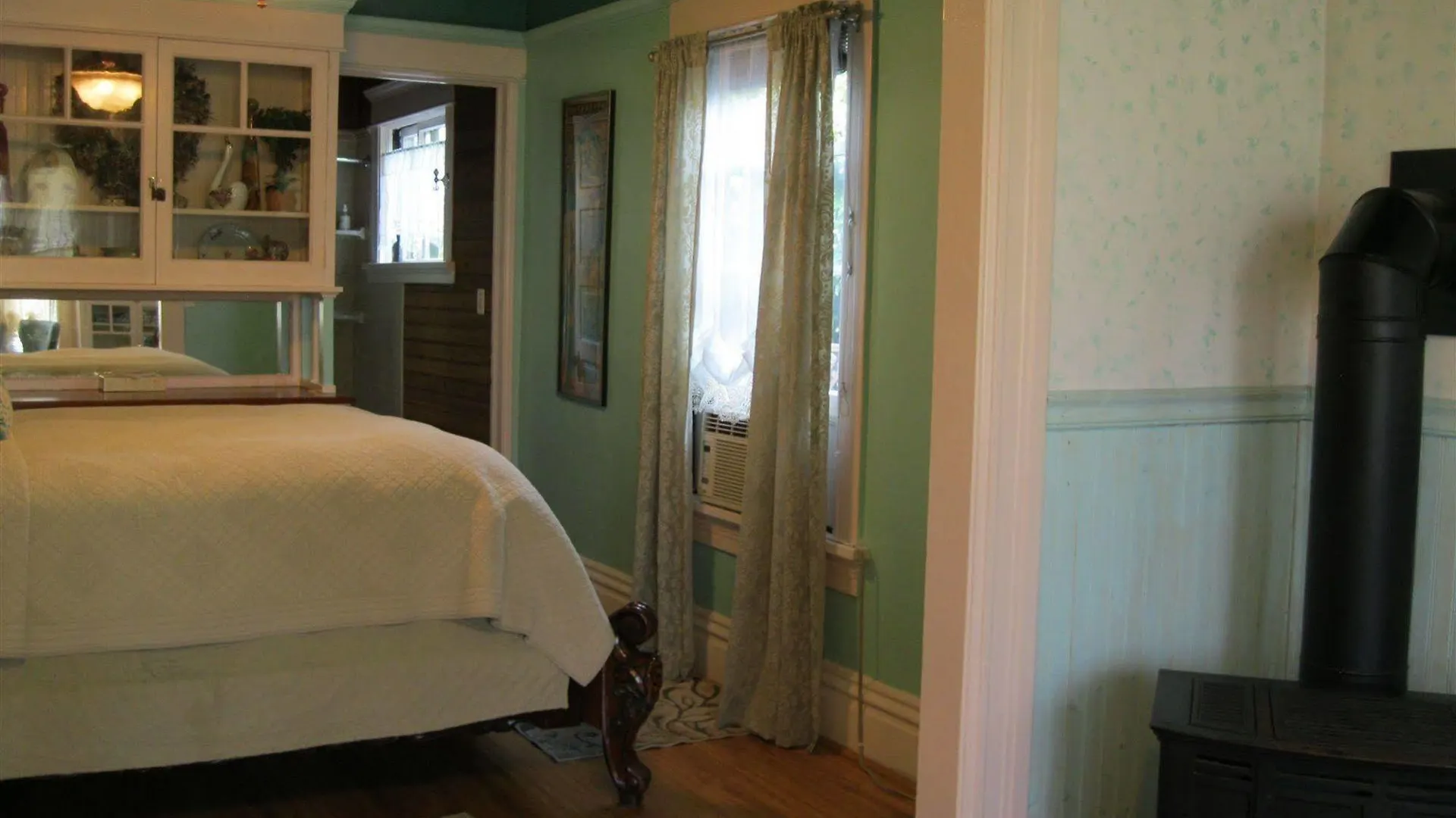 Bed & Breakfast A White Jasmine