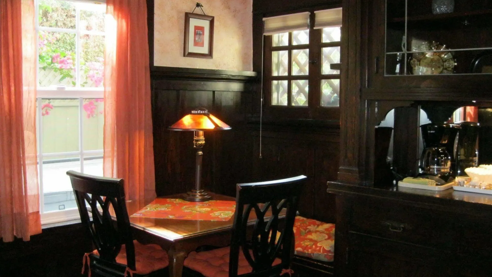 Bed & Breakfast A White Jasmine